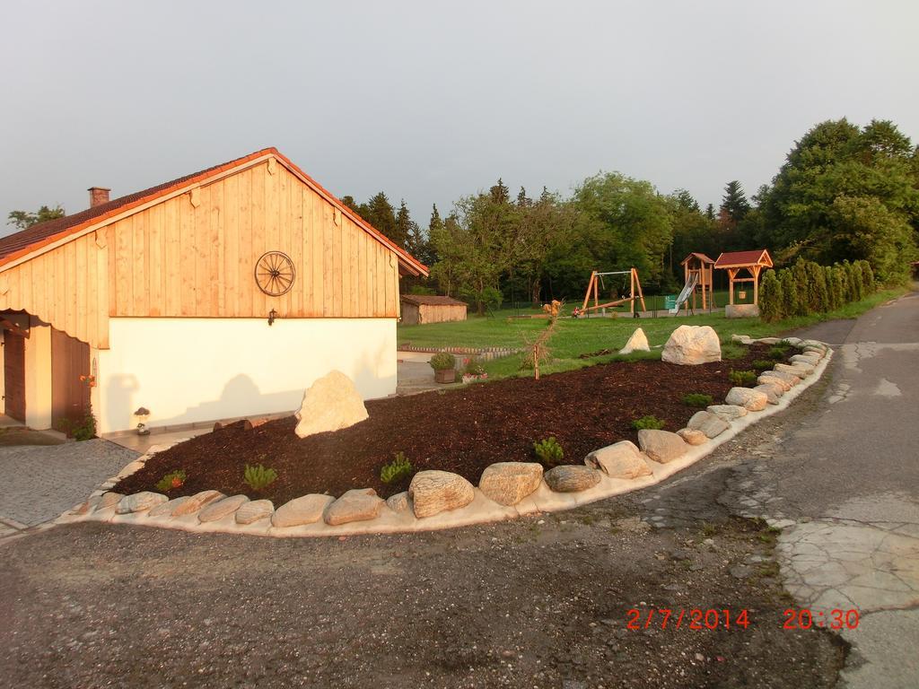 Bio Ferienhof Heiler Feldkirchen-Westerham Exteriör bild